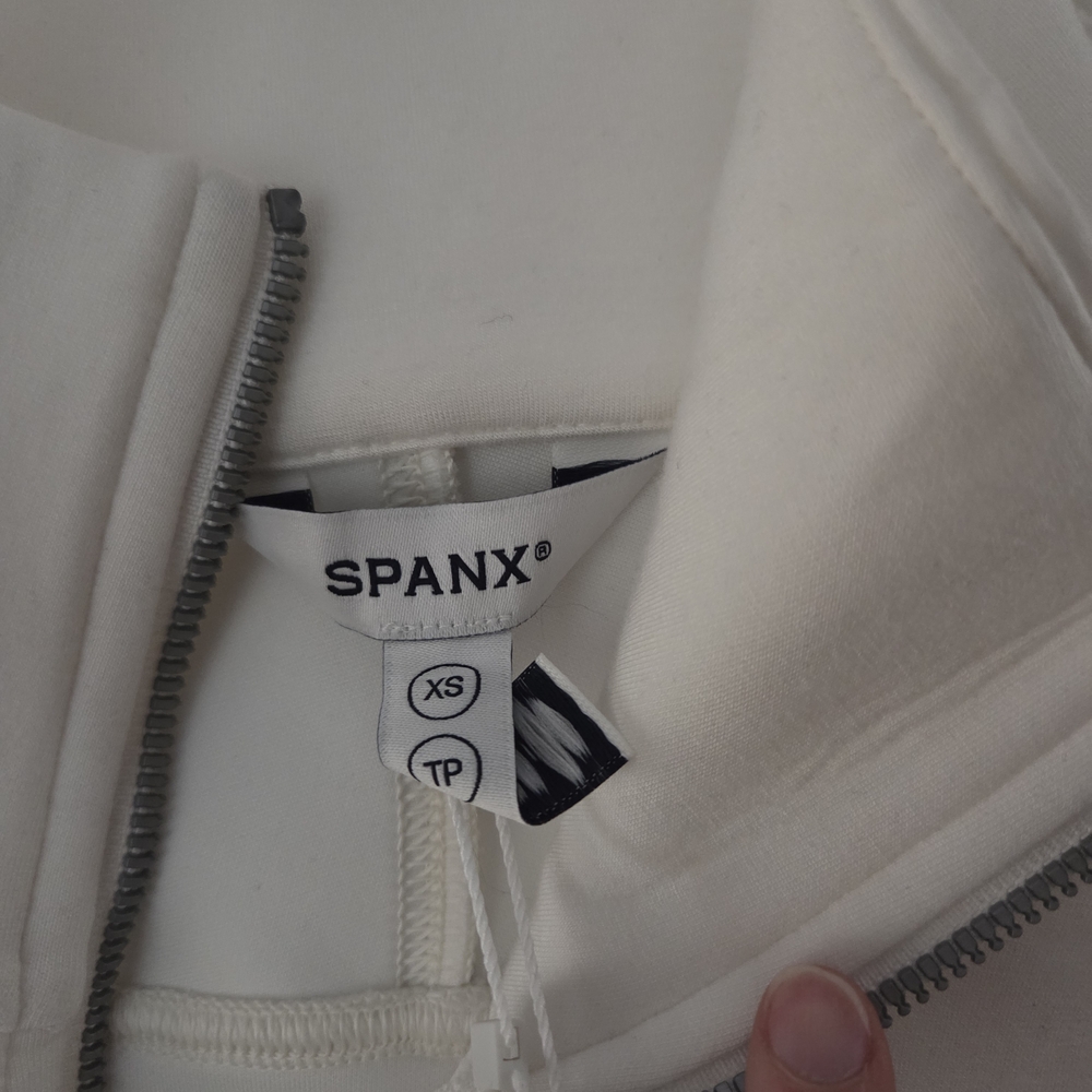 SPANX Cloud-Like White Pullover - Picture 3 of 3